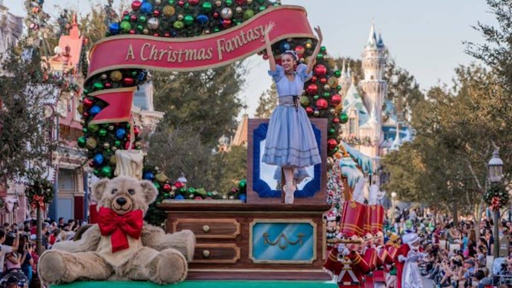 Top 3 holiday tips for Disneyland