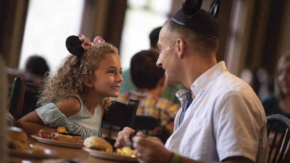 Disney World FREE dining plan for kids (ages 3 to 9)